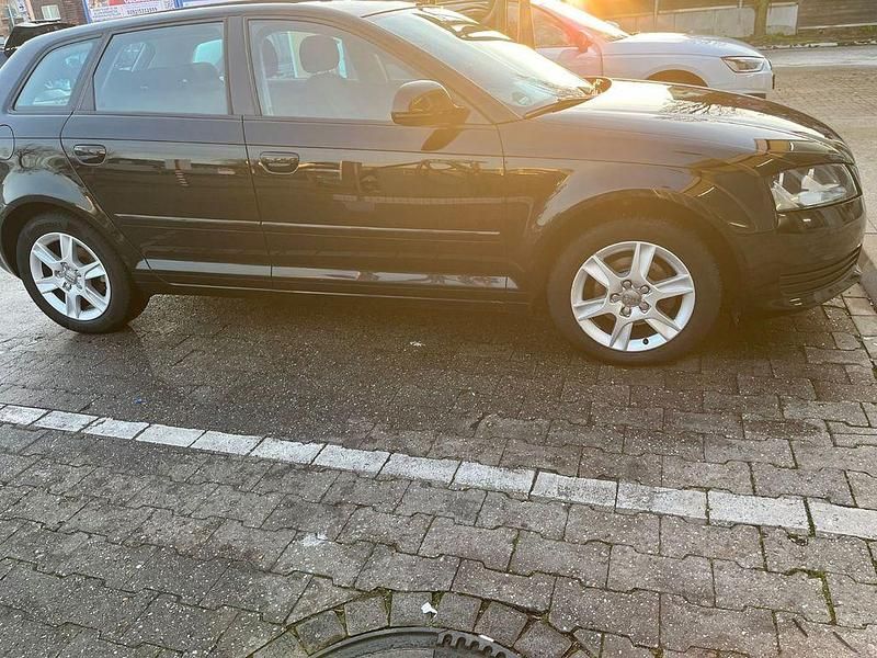 Gebraucht Audi A3 Attraction 102 PS (75 kW) 2010 Schwarz Kleinwagen