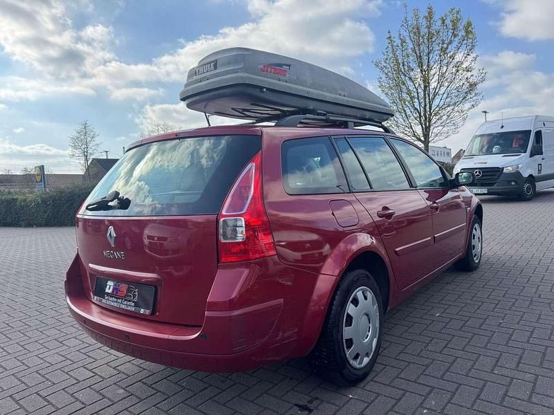 Gebraucht Renault Mégane GrandTour Avantage 111 PS (81 kW) 2009 Rot Kombi