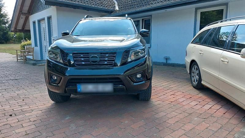 Schwarz Gebraucht 2021 Nissan Navara N-Guard Abholung | 34.950 € (Fairer Preis) - Bild 1/4