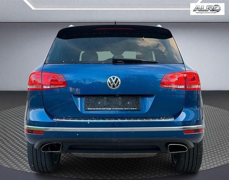 Second-hand VW Touareg Exclusive 262 CP (192 kW) 2016 Albastru SUV