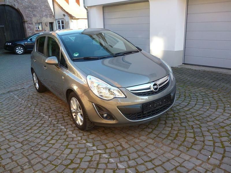 Braun Gebraucht 2012 Opel Corsa Active Limousine | 4.999 € (Fairer Preis) - Bild 1/4