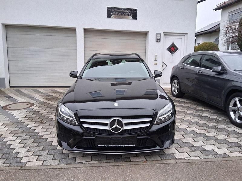 Schwarz/baltic black Gebraucht 2021 Mercedes C200 Avantgarde Kombi | 20.498 € (Guter Preis) - Bild 1/4