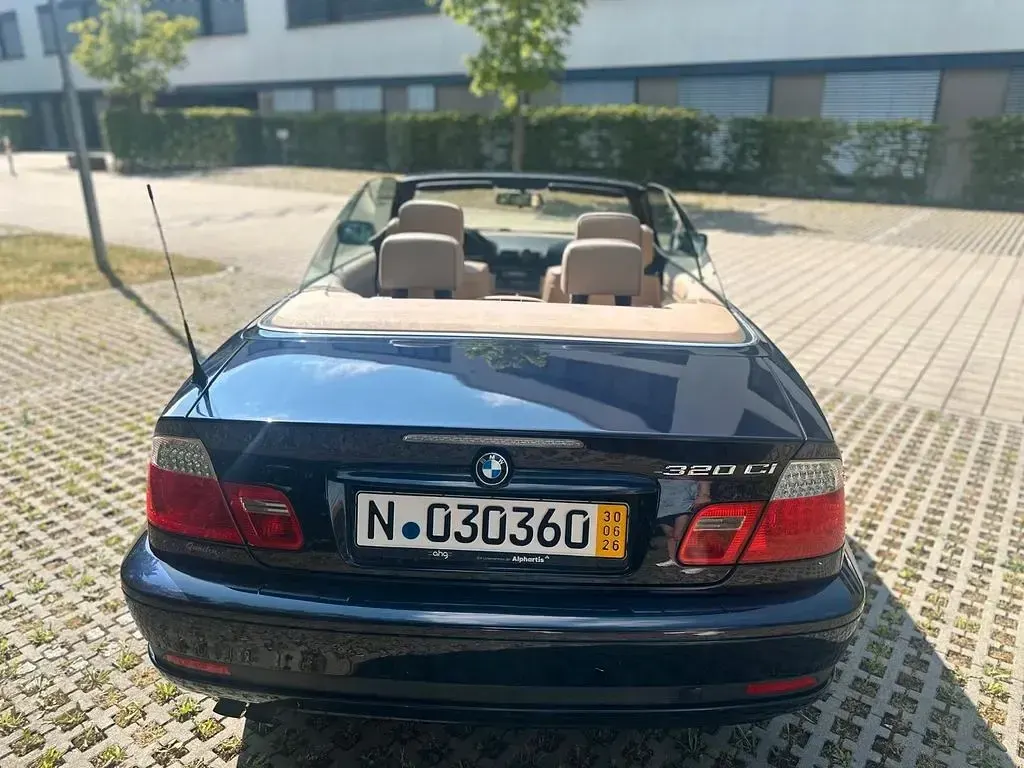 Gebraucht BMW 320 Cabriolet 170 PS (125 kW) 2004 Blau Cabrio