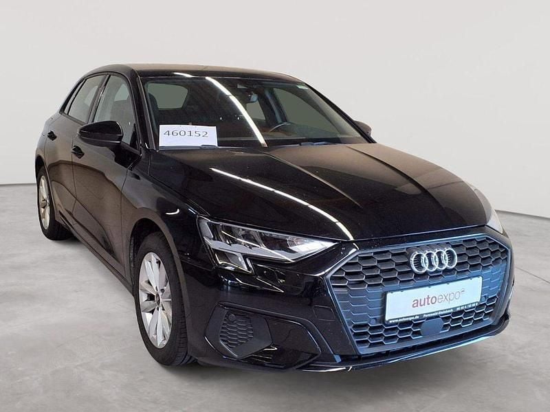 Mythosschwarz metallic Gebraucht 2022 Audi A3 Sportback Limousine | 20.890 € (Guter Preis) - Bild 1/4