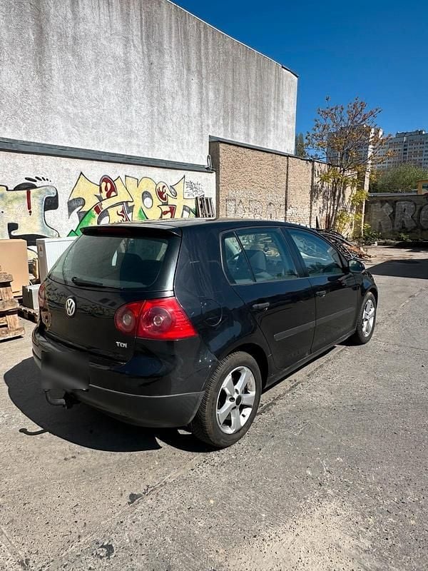 Second-hand VW Golf V 105 CP (77 kW) 2004 Negru Hatchback
