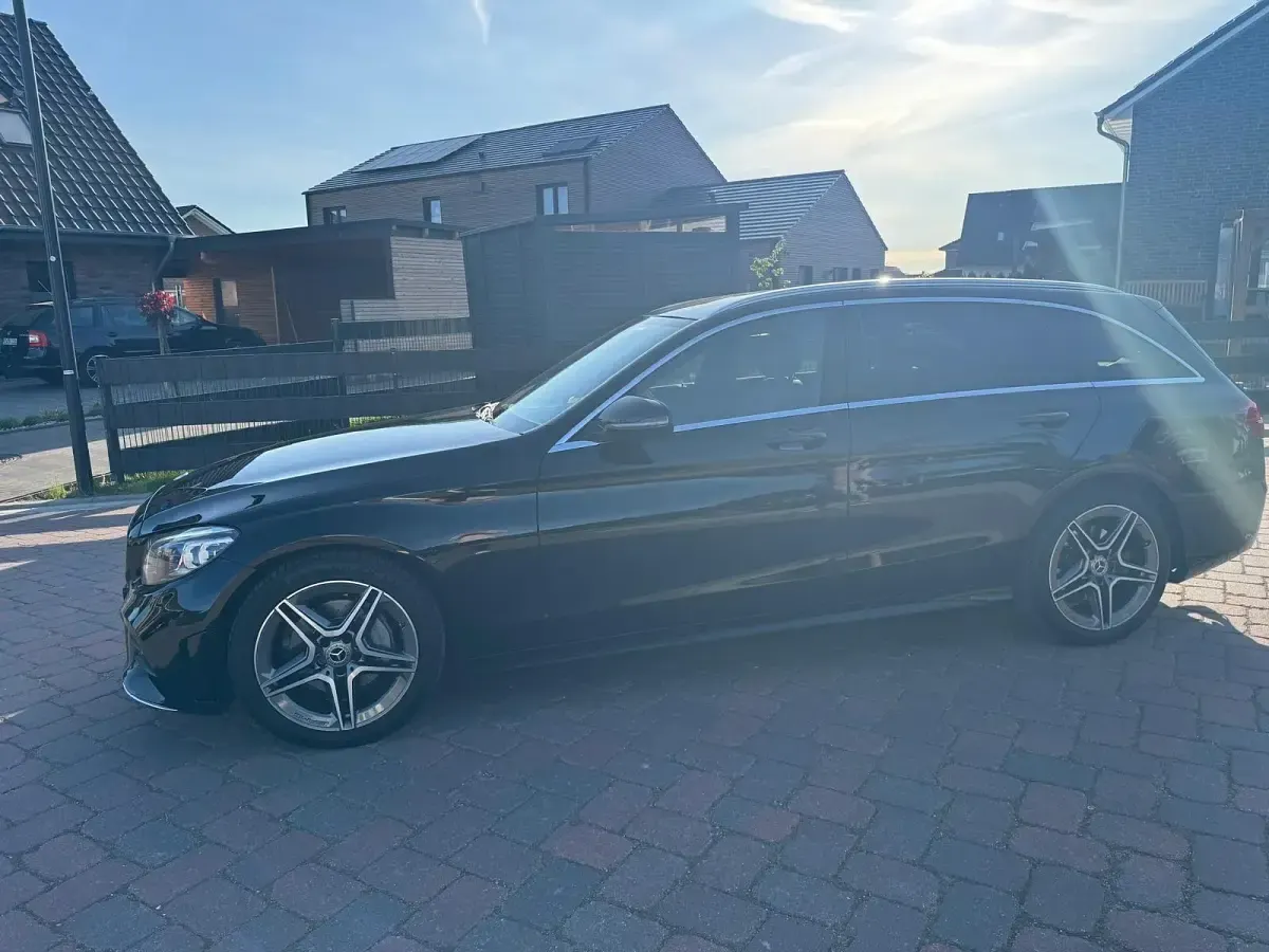 Gebraucht Mercedes C200 180 PS (132 kW) 2019 Schwarz Kombi