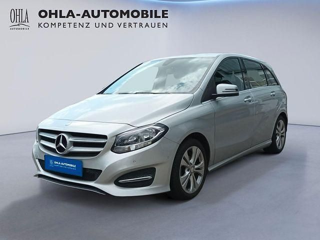 Silber Gebraucht 2015 Mercedes B180 Urban Van / Kleinbus | 13.980 € (Fairer Preis) - Bild 1/4