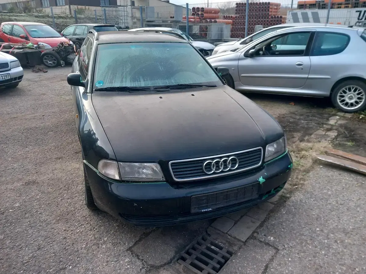 Gebraucht Audi A4 125 PS (91 kW) 1998 Grün Kombi