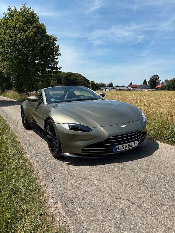 Grau Gebraucht 2023 Aston Martin V8 Vantage Coupé | 156.000 € (Teuer) - Bild 1/4