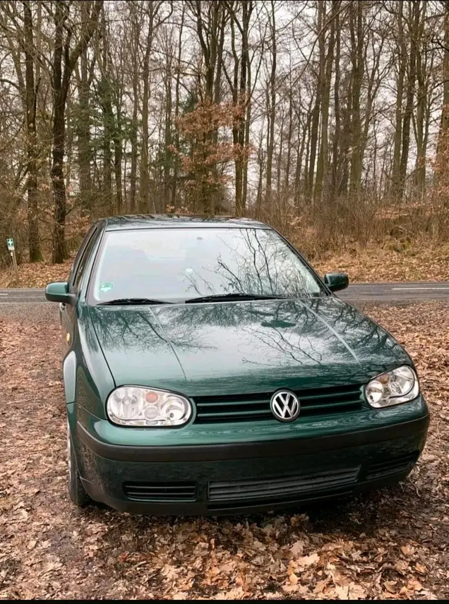 Second-hand VW Golf IV 101 CP (74 kW) 1999 Verde Hatchback