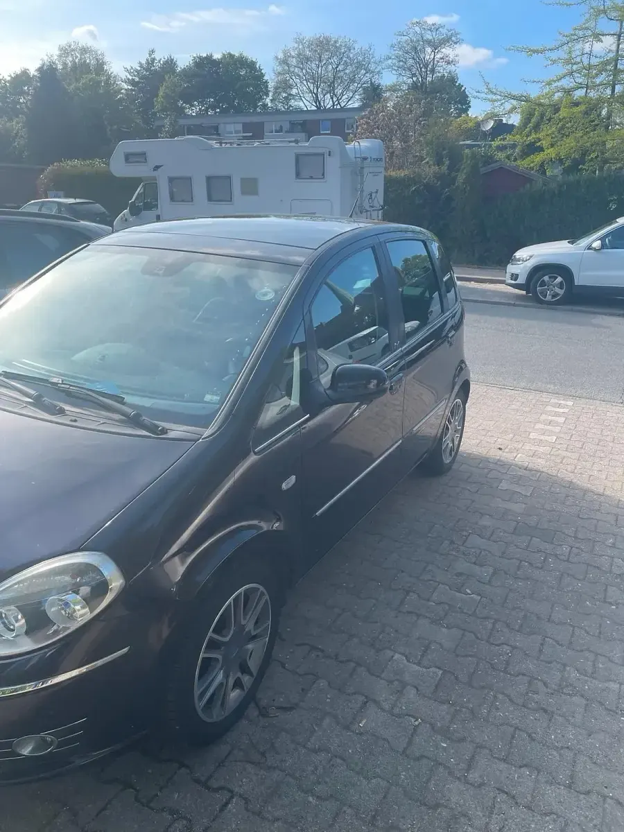 Gebraucht Lancia Musa 95 PS (69 kW) 2012 Schwarz Van / Kleinbus