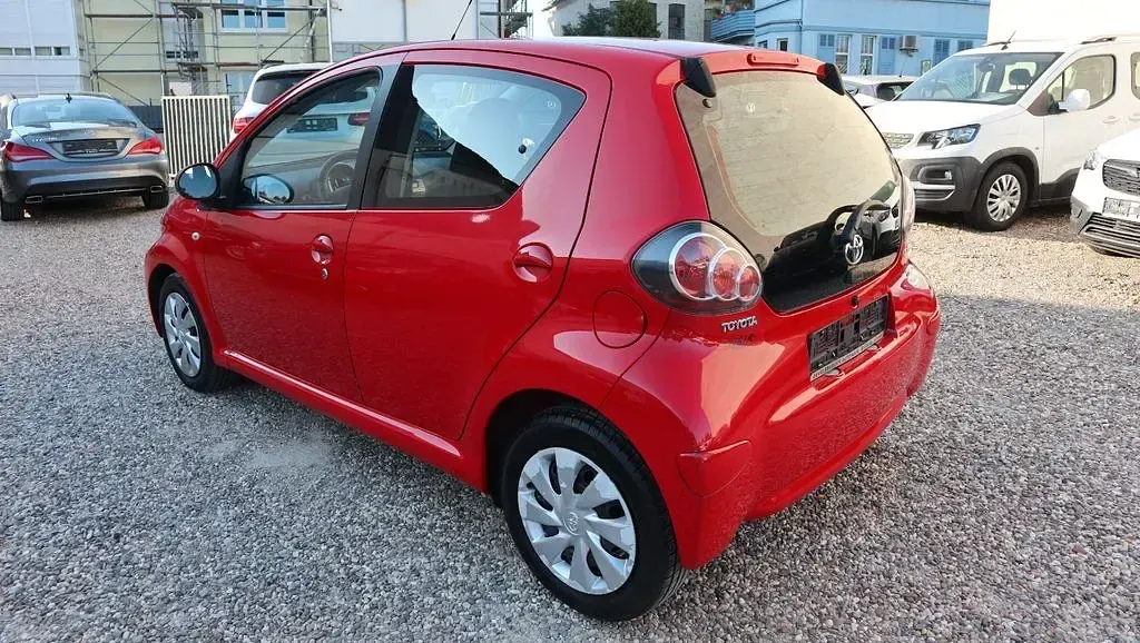 Gebraucht Toyota Aygo Cool 68 PS (50 kW) 2013 Rot Kleinwagen