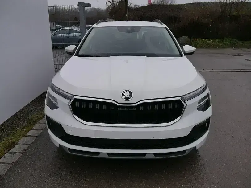 Neu Skoda Kamiq Selection 116 PS (85 kW) 2025 Candyweiß SUV