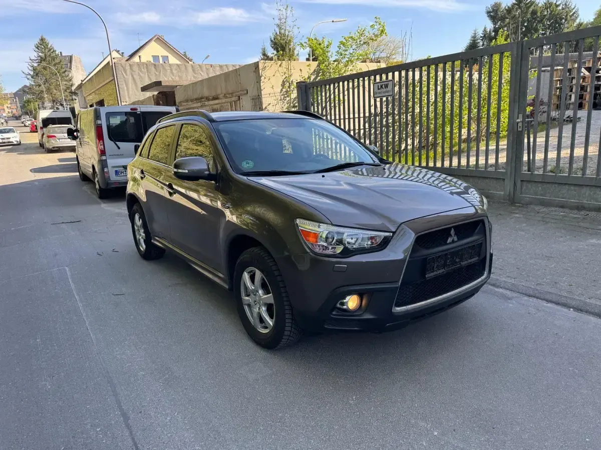 Gebraucht Mitsubishi ASX Inform 117 PS (86 kW) 2012 Braun SUV