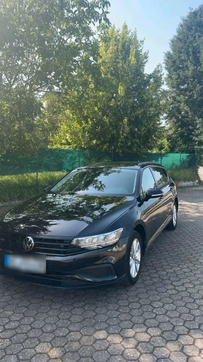 Gebraucht VW Passat R-line 150 PS (110 kW) 2024 Schwarz Kombi
