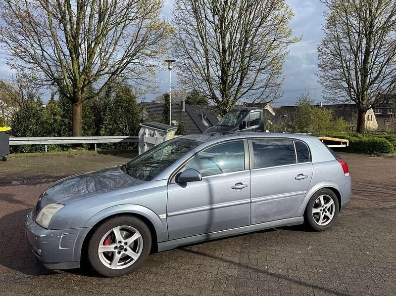 Gebraucht Opel Signum Edition 155 PS (114 kW) 2003 Graumettalic Kleinwagen