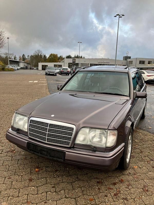 Violet Gebraucht 1993 Mercedes E320 Kombi | 11.990 € - Bild 1/4