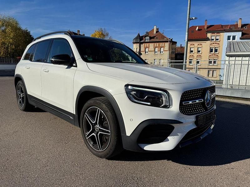 Weiß Gebraucht 2020 Mercedes GLB250 AMG line SUV | 38.879 € (Fairer Preis) - Bild 1/4