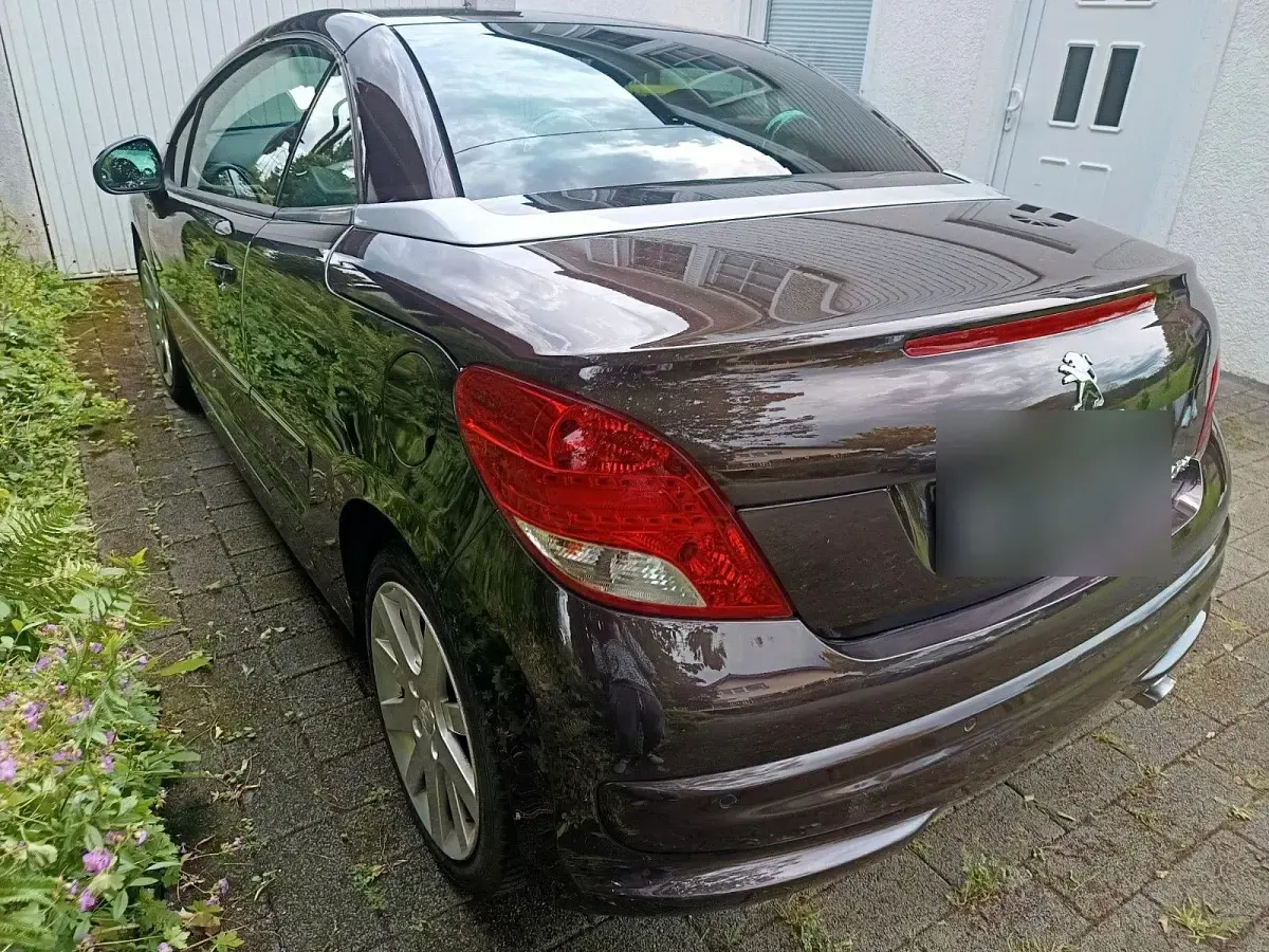 Gebraucht Peugeot 207 CC Allure 120 PS (88 kW) 2014 Braun Cabrio