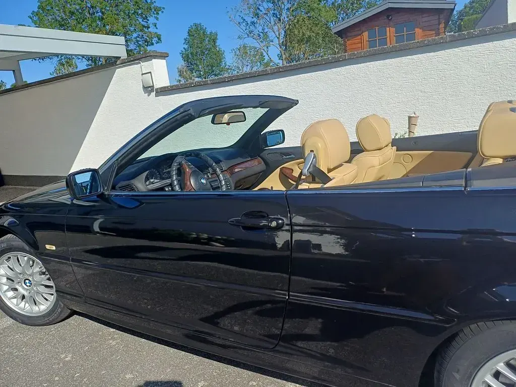 Gebraucht BMW 320 Cabriolet Performance 170 PS (125 kW) 2001 Schwarz Cabrio