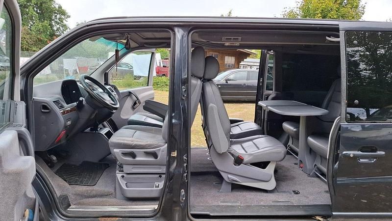 Schwarz Gebraucht 2002 Mercedes V220 Van / Kleinbus | 4.499 € - Bild 1/4