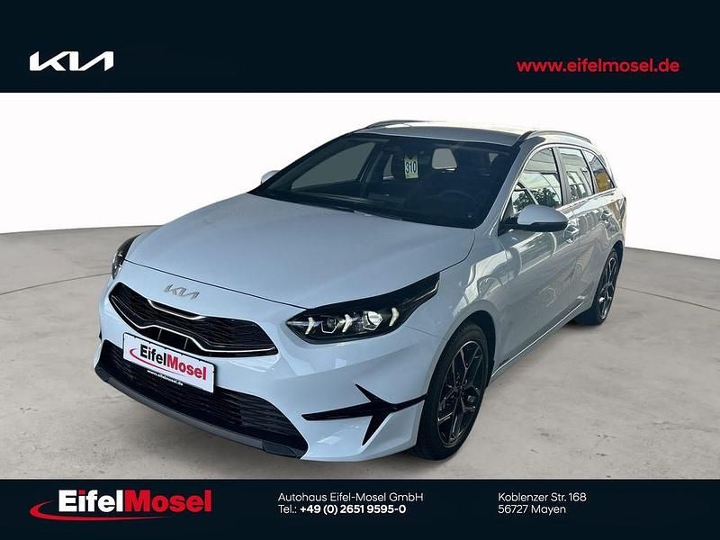 Weiß Neu 2025 Kia Ceed Sportswagon Spirit Kombi | 28.670 € (Teuer) - Bild 1/4