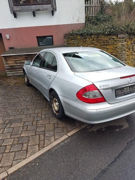 Gebraucht Mercedes E280 Avantgarde 190 PS (139 kW) 2006 Silber Limousine