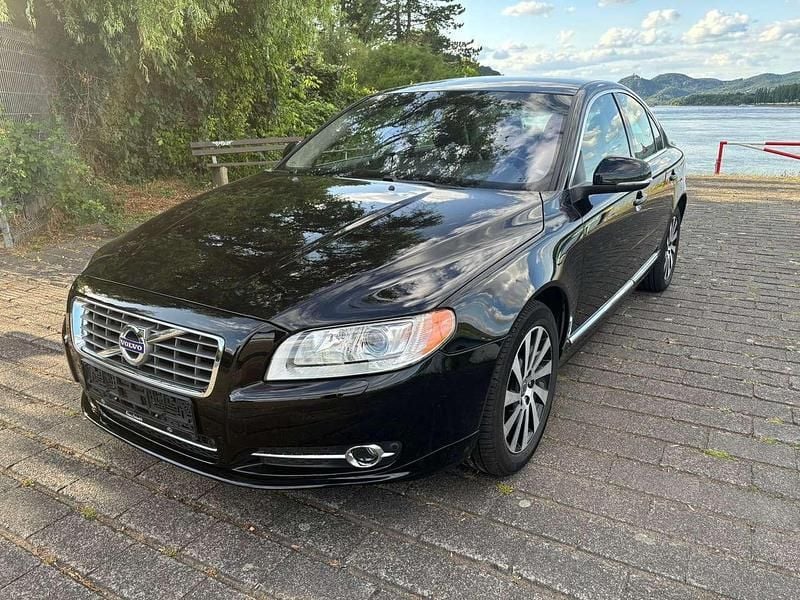 Black sapphire Gebraucht 2012 Volvo S80 Momentum Limousine | 9.490 € (Superpreis) - Bild 1/4