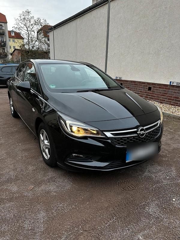 Gebraucht Opel Astra Sport 105 PS (77 kW) 2017 Schwarz Limousine