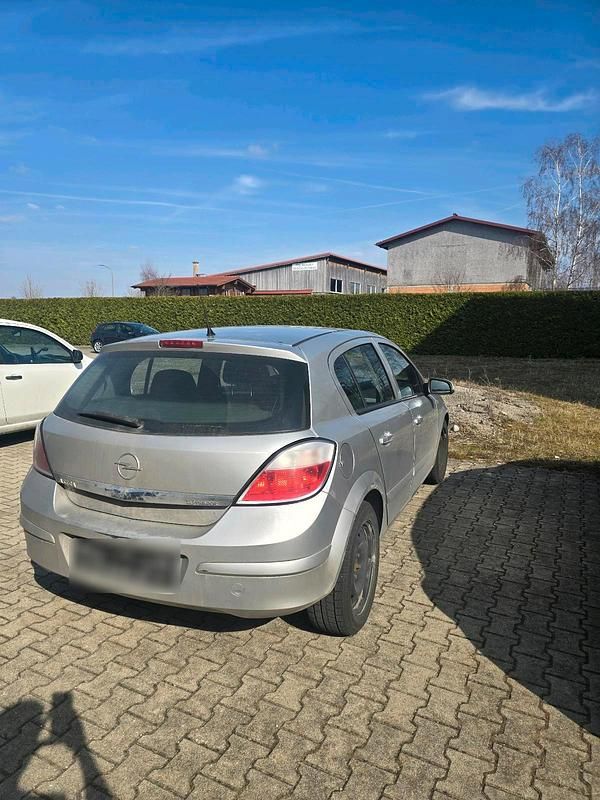Gebraucht Opel Astra 105 PS (77 kW) 2006 Grau Kleinwagen