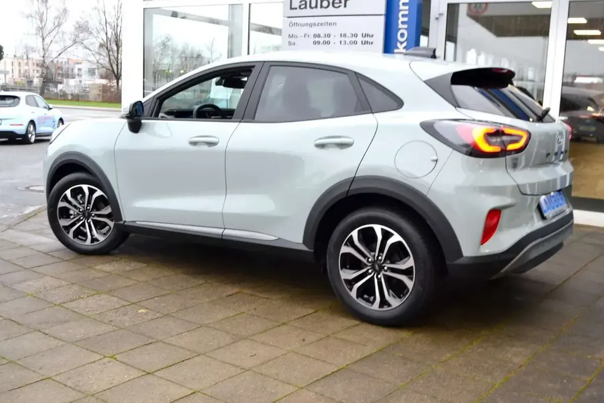 Neu Ford Puma Titanium 125 PS (91 kW) 2025 Grau SUV