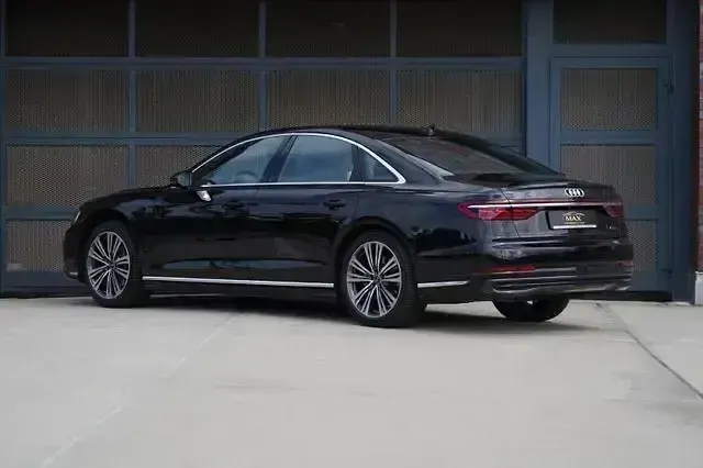 Gebraucht Audi A8 Ambiente 286 PS (210 kW) 2025 Schwarz Limousine