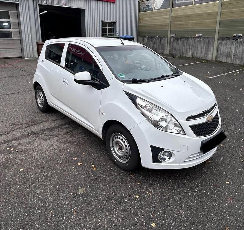 Weiß Gebraucht 2012 Chevrolet Spark Kleinwagen | 4.499 € (Etwas zu teuer) - Bild 1/4