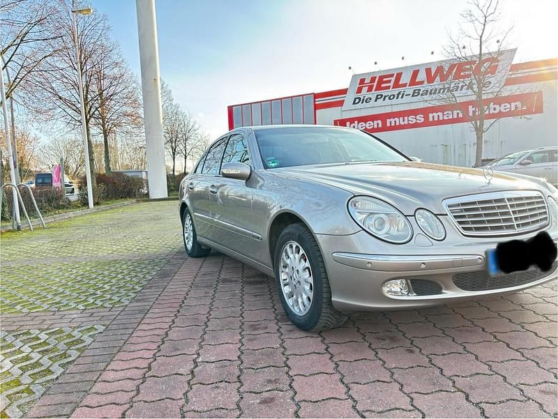 Second-hand Mercedes E200 163 CP (119 kW) 2005 Argintiu Berlinǎ
