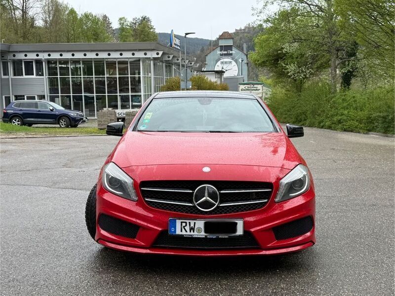 Rot Gebraucht 2012 Mercedes A180 AMG line Limousine | 10.999 € (Fairer Preis) - Bild 1/4