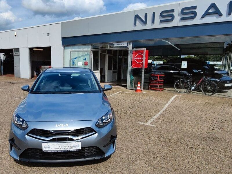 Gebraucht Kia Ceed Vision 140 PS (102 kW) 2024 Silber Kleinwagen