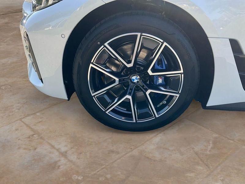 Gebraucht BMW i4 M Sport 250 kW (340 PS) 2025 Cape york grün Limousine