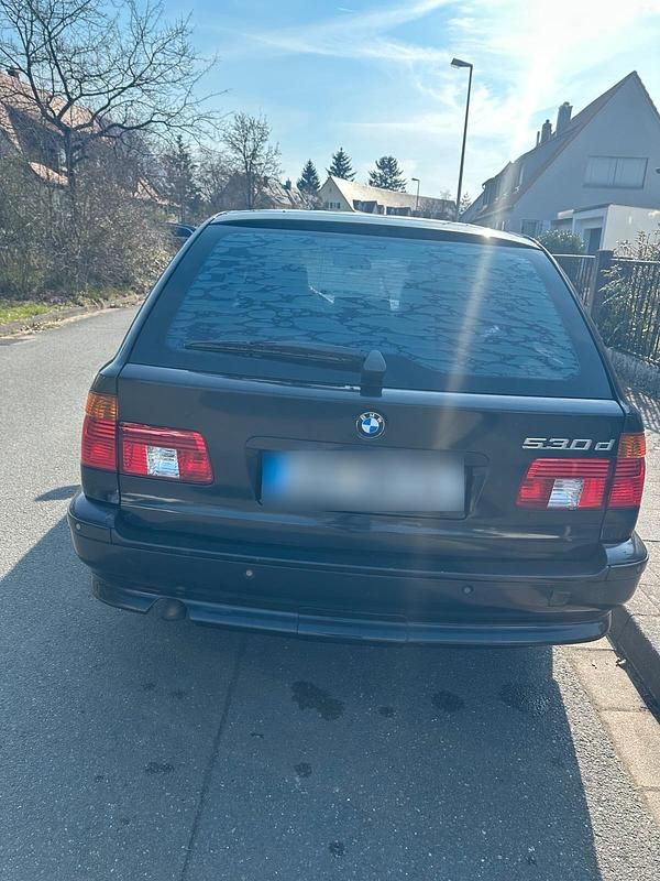 Gebraucht BMW 530 193 PS (141 kW) 2001 Schwarz Kombi