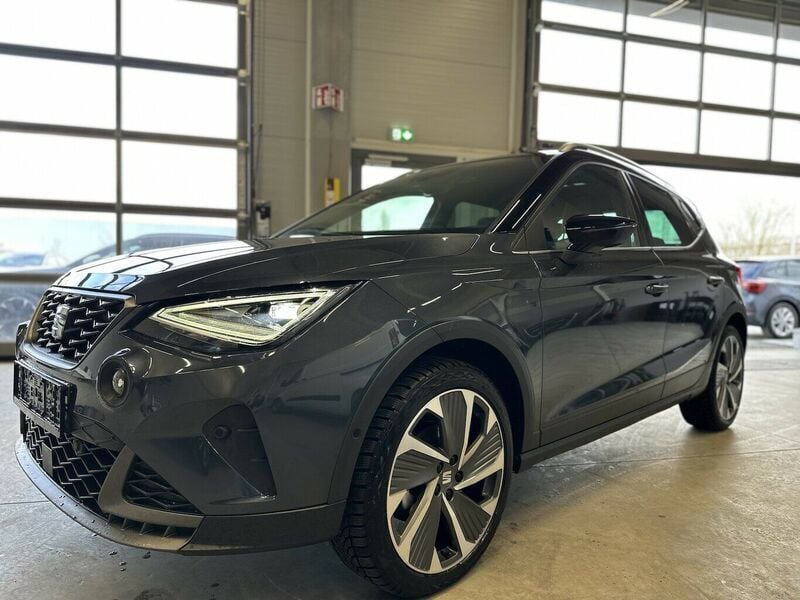 Magnetic grau metallic Gebraucht 2024 Seat Arona FR SUV | 25.500 € (Fairer Preis) - Bild 1/4