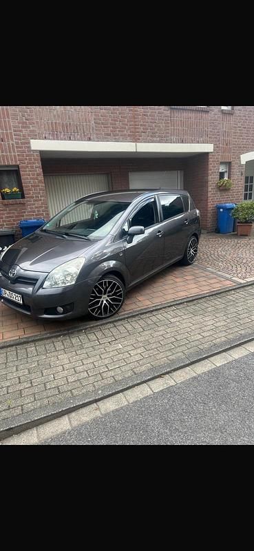 Grau Gebraucht 2007 Toyota Corolla Verso Van / Kleinbus | 3.950 € - Bild 1/4