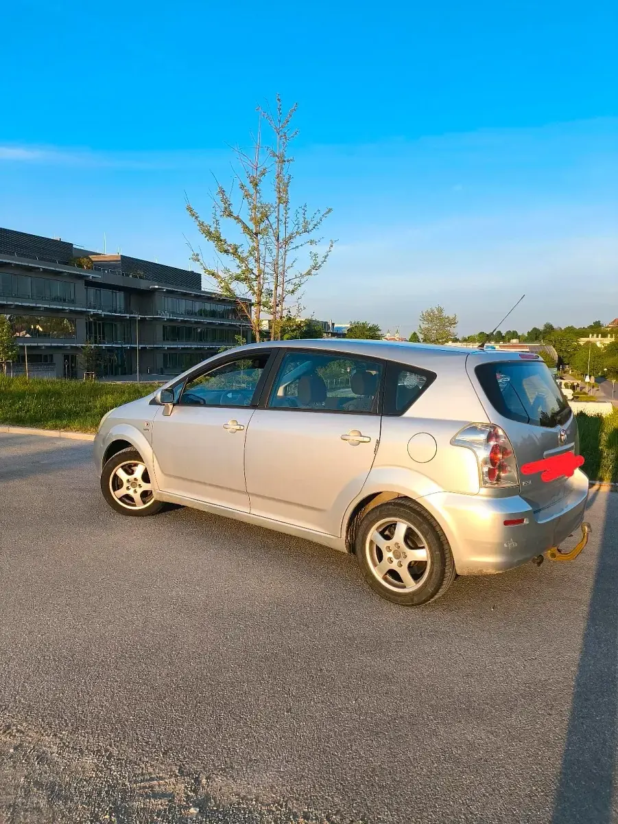 Gebraucht Toyota Corolla 110 PS (80 kW) 2004 Silber Kombi