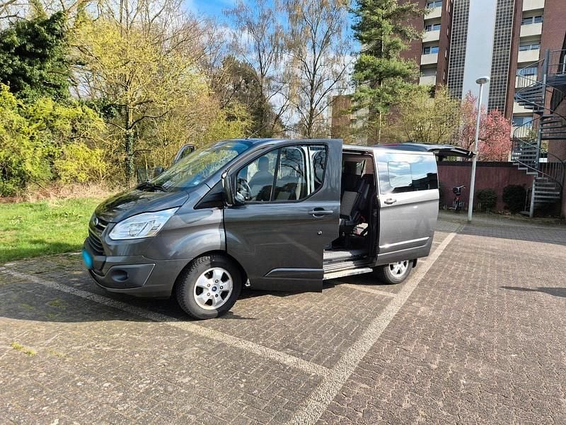 Gebraucht Ford Tourneo 170 PS (125 kW) 2016 Grau Van / Kleinbus