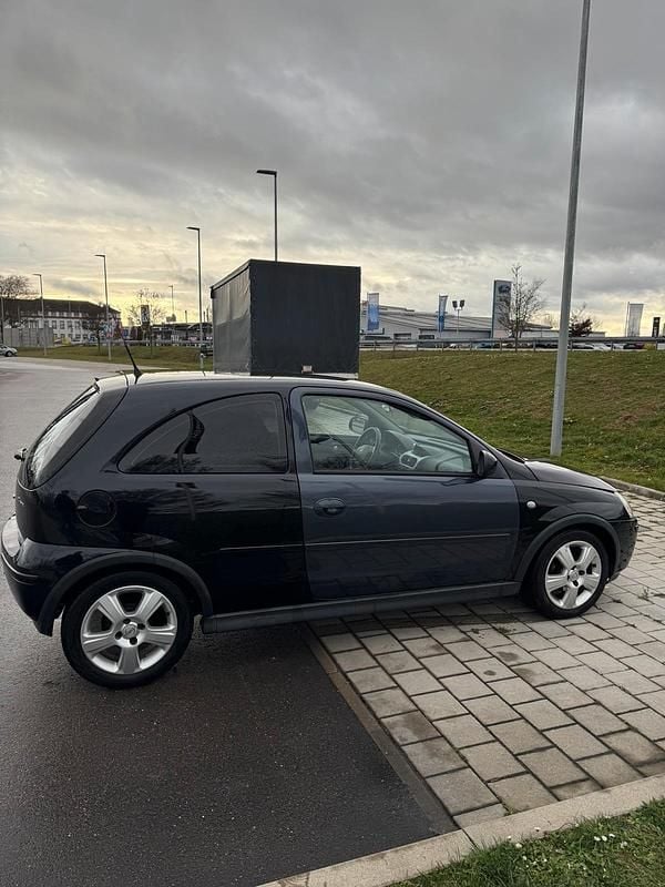 Gebraucht Opel Corsa 80 PS (58 kW) 2005 Weiß Kleinwagen