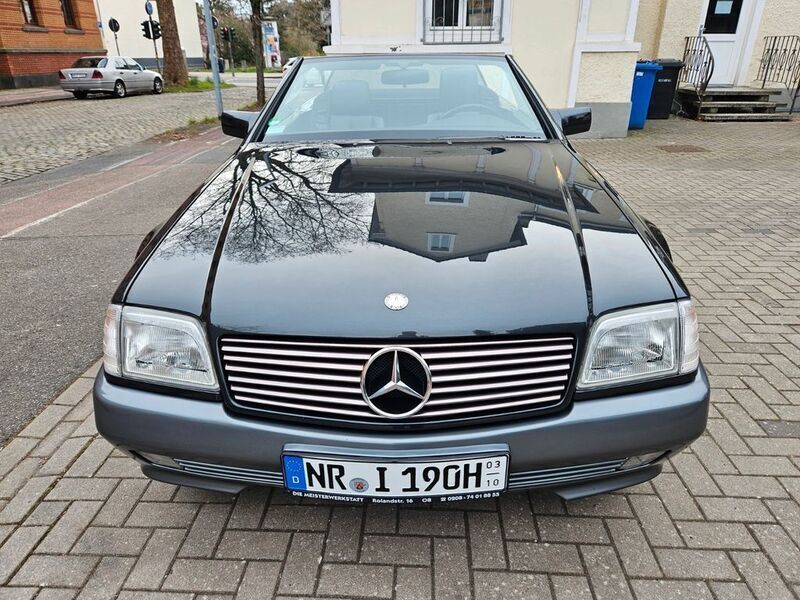 Schwarz Gebraucht 1991 Mercedes SL300 Cabrio | 35.900 € - Bild 1/4