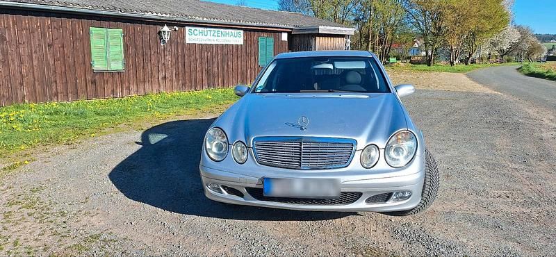 Second-hand Mercedes E220 150 CP (110 kW) 2002 Argintiu Berlinǎ