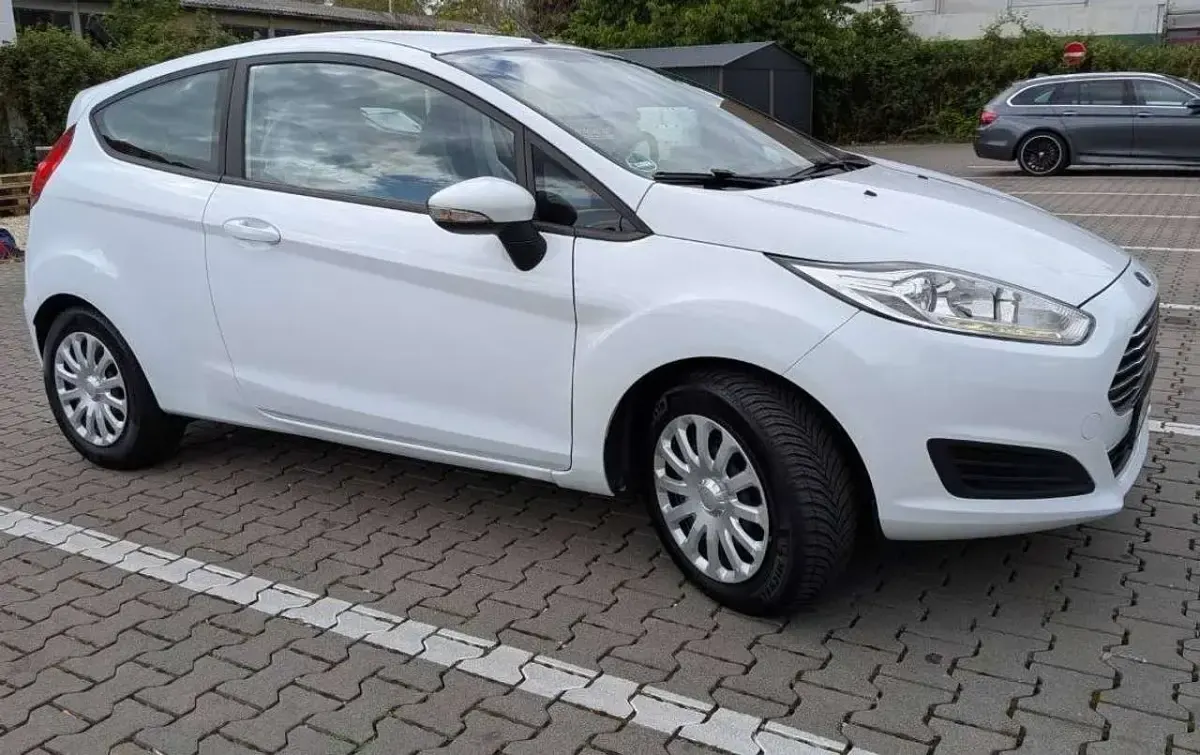 Usata Ford Fiesta Titanium 60 CV (44 kW) 2015 Bianco Utilitaria