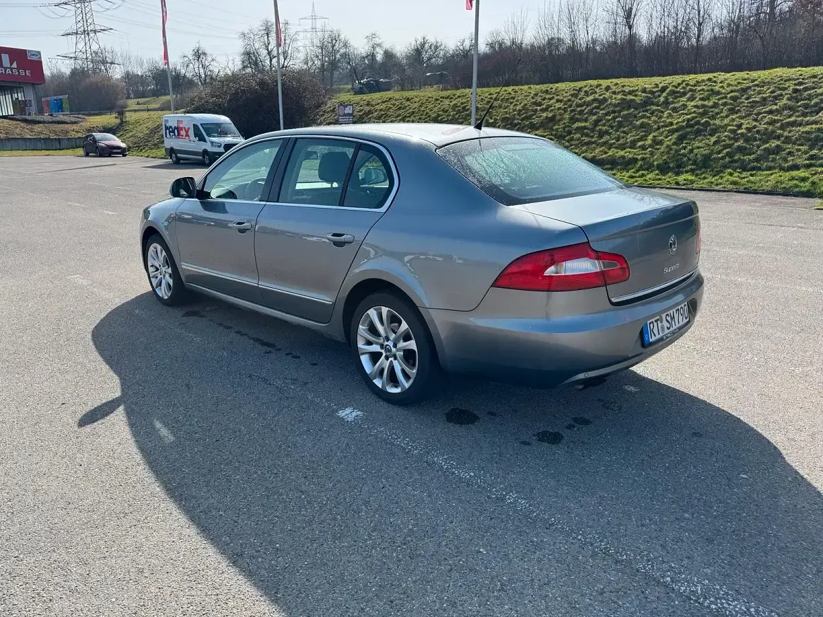 Używany Skoda Superb 125 KM (91 kW) 2008 Sedan/Limuzyna