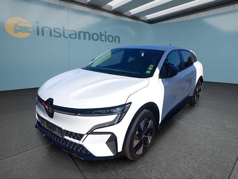 Weiß Gebraucht 2022 Renault Mégane Limousine | 25.799 € (Fairer Preis) - Bild 1/4