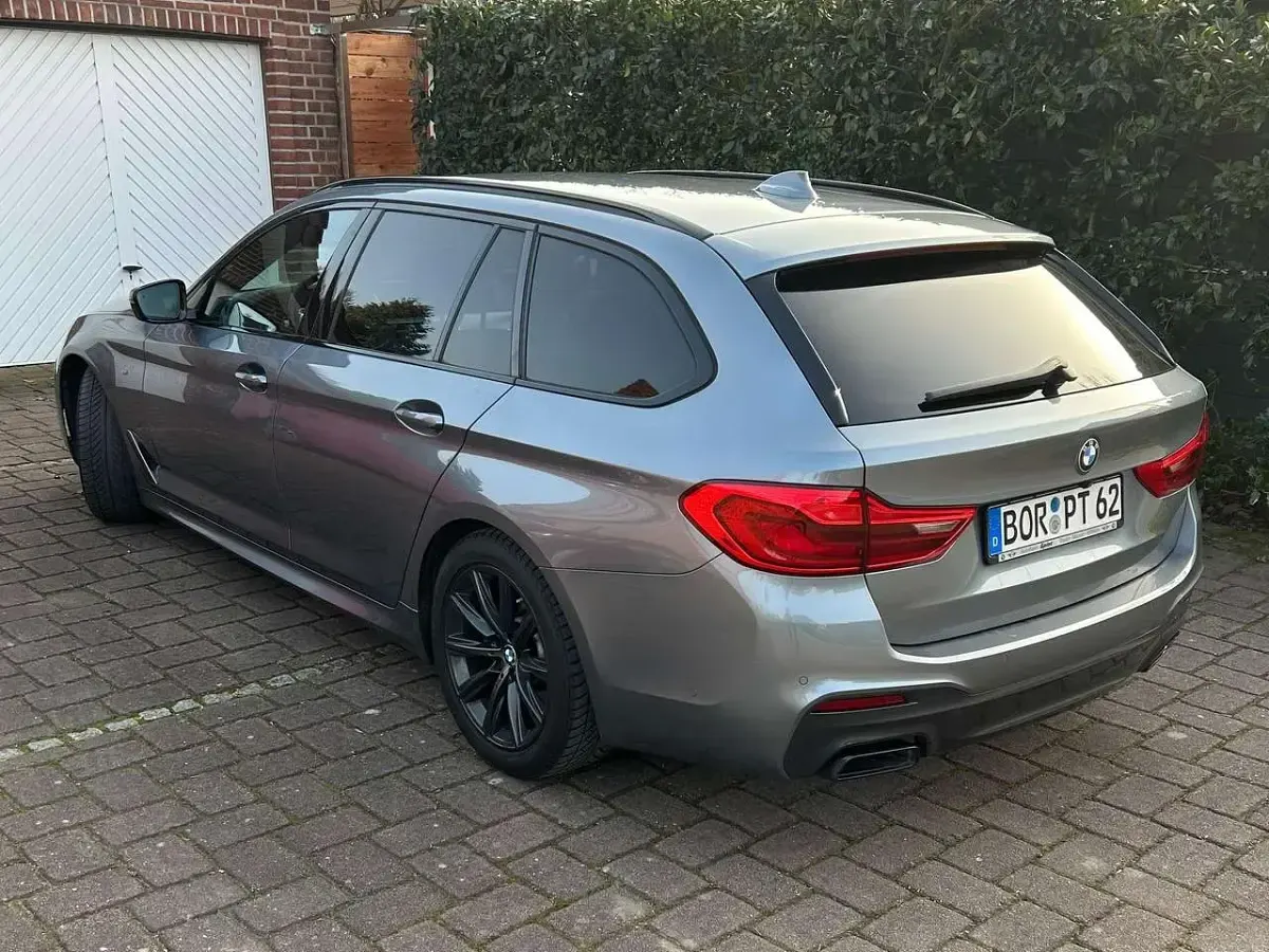 Używany BMW M550 400 KM (294 kW) 2019 Szary Sedan/Limuzyna