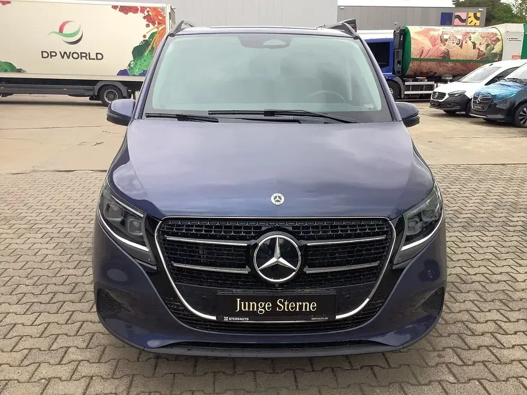 Gebraucht Mercedes V300 Style 237 PS (174 kW) 2025 Sodalithblau met. Van / Kleinbus
